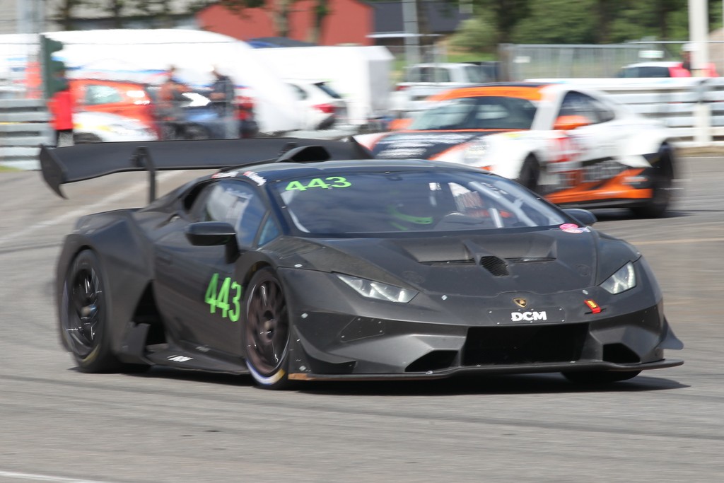 Kort efter at Dream Concept Motorsports Lamborghini var kommet i front, løb man ind i forskellige problemer og mistede sejren
(Foto: Henning Smed)